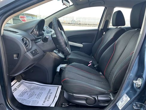 Used 2014 MAZDA MAZDA2 Touring FWD image 22