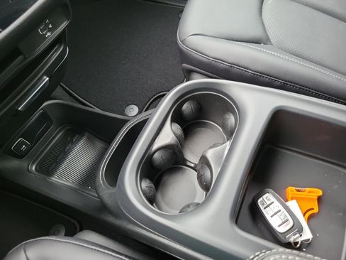 New 2026 Chrysler Pacifica Select image 16