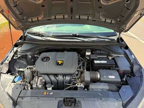 Used 2019 Hyundai Elantra SE image 20