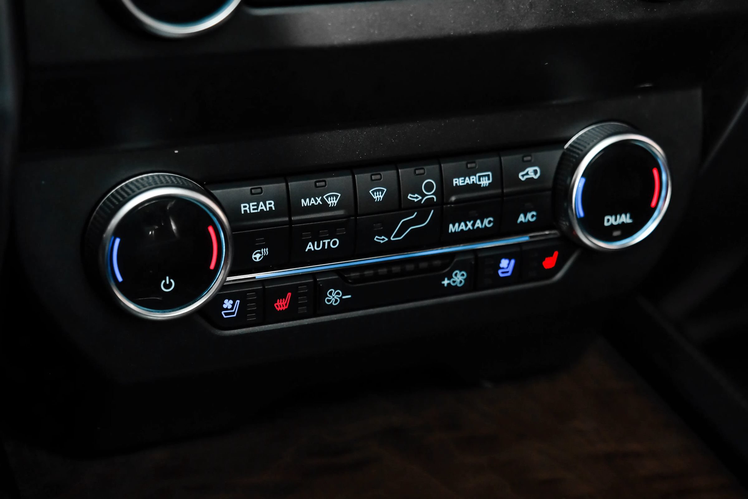 Used 2019 Ford Expedition Max Platinum AWD/4WD image 27