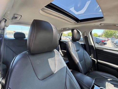 Used 2014 Ford Fusion Titanium FWD image 19