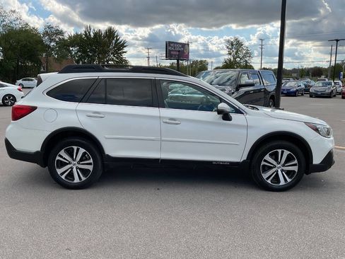 Used 2018 Subaru Outback 2.5i Limited w/ Popular Package #2 image 9