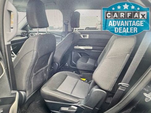 Used 2023 Ford Explorer XLT image 4