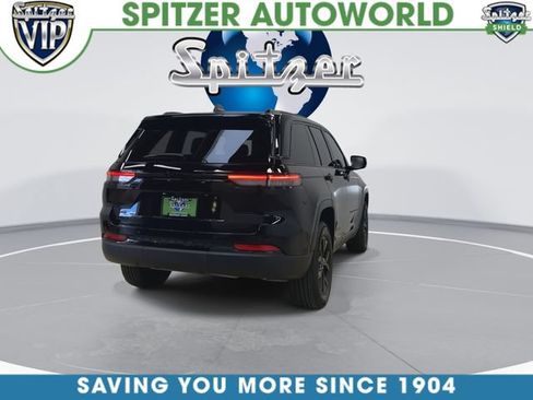 Used 2025 Jeep Grand Cherokee Altitude AWD/4WD image 9