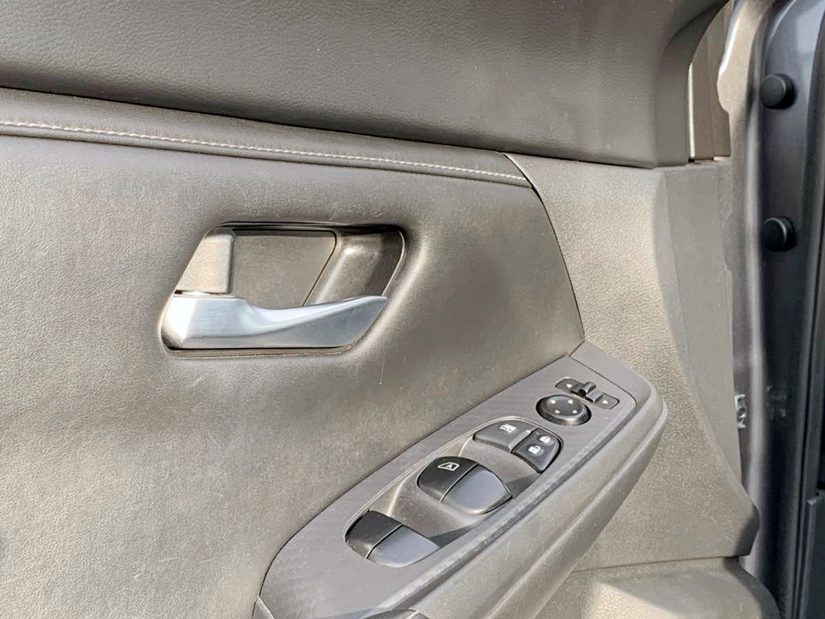Used 2025 Nissan Sentra SV w/ All-Weather Package FWD image 14