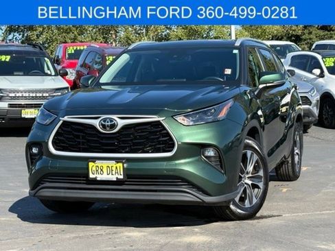 Used 2024 Toyota Highlander XLE image 1