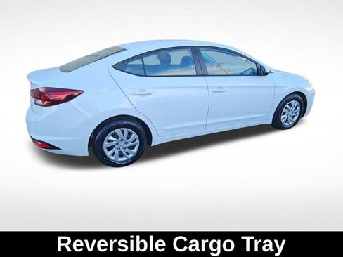 Used 2020 Hyundai Elantra SE w/ Cargo Package (C1) image 9