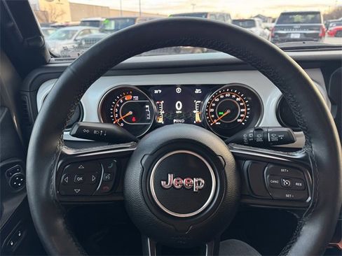 Used 2021 Jeep Wrangler Unlimited Islander image 24