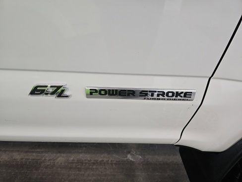 Used 2017 Ford F250 Platinum w/ Platinum Ultimate Package image 6