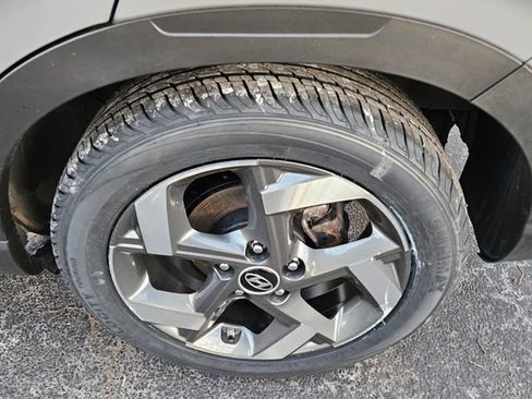 Certified 2022 Hyundai Venue SEL w/ Cargo Package image 10