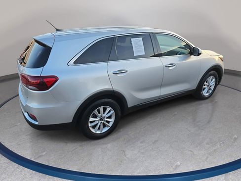 Used 2020 Kia Sorento LX FWD image 5