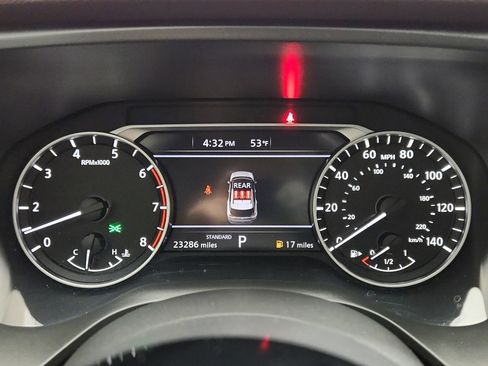 Used 2023 Nissan Rogue SV w/ SV Premium B Package image 14