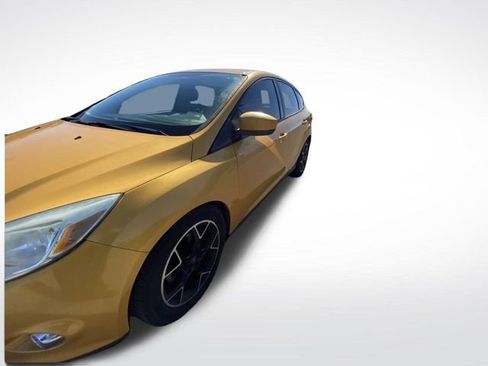 Used 2012 Ford Focus SE image 2