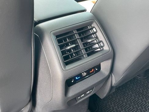 Used 2026 Volkswagen Tiguan SEL R-Line AWD/4WD image 21