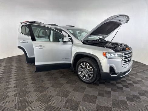 Used 2020 GMC Acadia SLT w/ Driver Alert Package II image 14