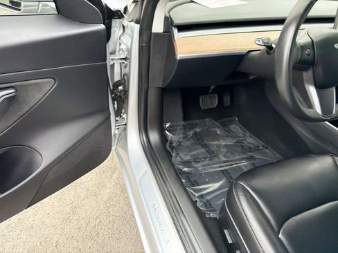 Used 2018 Tesla Model 3 Long Range RWD image 12