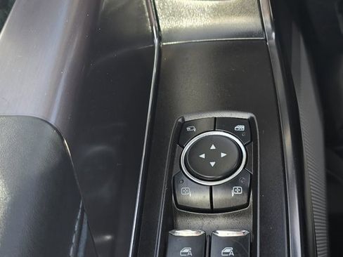 Used 2024 Ford F150 Platinum image 17