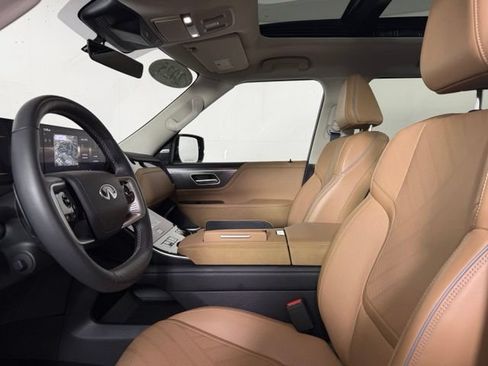 Used 2025 INFINITI QX80 Luxe RWD image 5