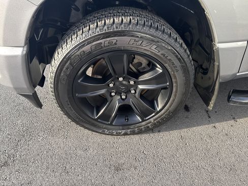 Used 2022 RAM 1500 Big Horn w/ Night Edition image 11