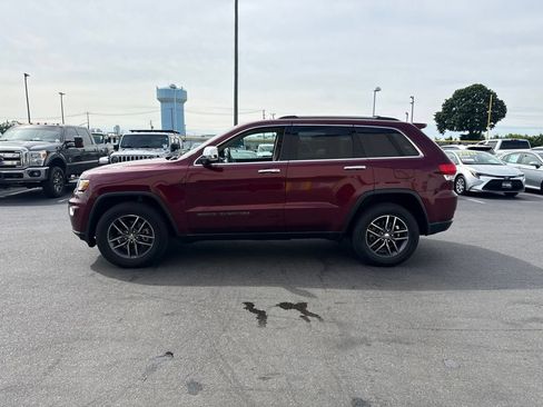 Used 2017 Jeep Grand Cherokee Limited AWD/4WD image 2