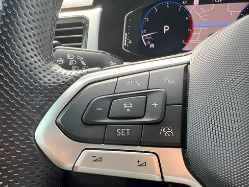 Used 2021 Volkswagen Atlas Cross Sport SEL R-Line FWD image 21