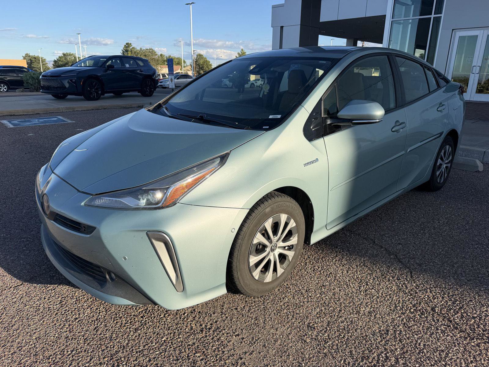 Used 2020 Toyota Prius LE AWD/4WD image 1