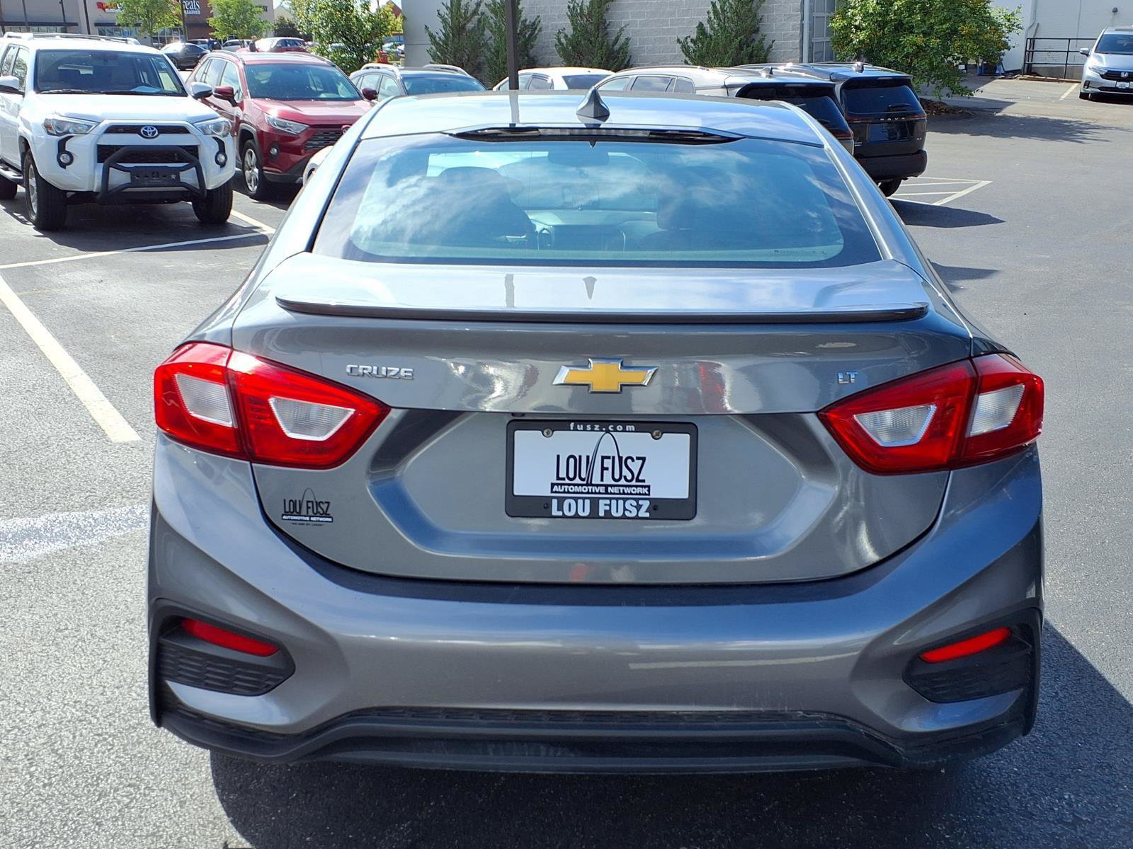 Used 2018 Chevrolet Cruze LT w/ Convenience Package FWD image 19