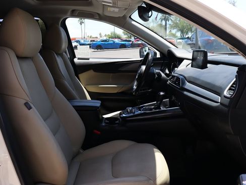Used 2018 MAZDA CX-9 Touring w/ Touring Premium Package FWD image 38