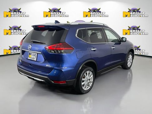 Used 2018 Nissan Rogue SV AWD/4WD image 5