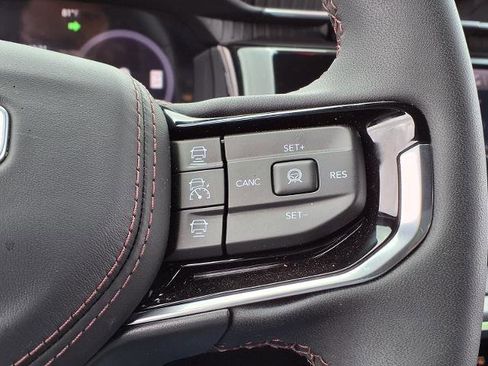 Used 2025 Jeep Wagoneer S Limited image 13