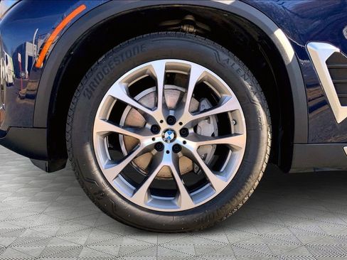 Used 2024 BMW X5 xDrive40i w/ Premium Package image 22