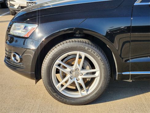 Used 2017 Audi Q5 2.0T Premium Plus w/ Technology Package image 8