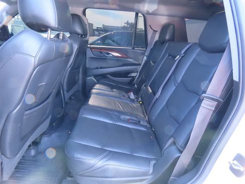 Used 2016 Cadillac Escalade Premium image 11