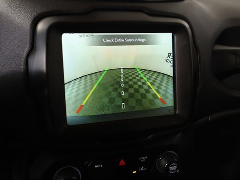 Used 2023 Jeep Renegade Latitude AWD/4WD image 6
