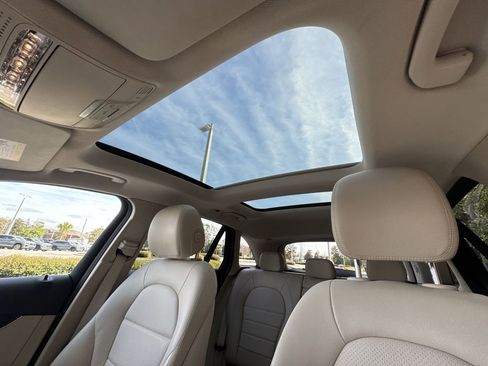 Used 2019 Mercedes-Benz GLC 300 image 26