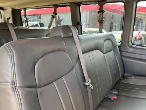 Used 2020 Chevrolet Express 3500 LS image 36