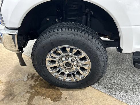 Used 2021 Ford F250 XLT w/ XLT Premium Package AWD/4WD image 30