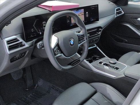 Used 2025 BMW 330i xDrive Sedan w/ M Sport Package AWD/4WD image 10