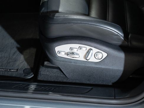 Certified 2023 Porsche Macan AWD/4WD image 13