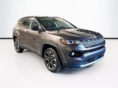 Used 2022 Jeep Compass Limited image 3