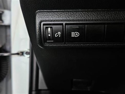 Used 2022 Toyota Corolla LE image 14