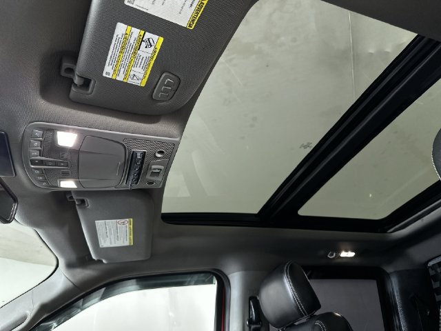 Used 2019 Ford F350 Lariat w/ Lariat Ultimate Package AWD/4WD image 19
