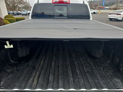 Used 2023 GMC Canyon AT4 w/ AT4 Premium Package AWD/4WD image 5