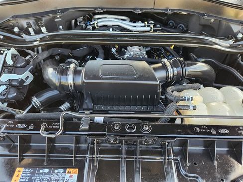 Used 2021 Ford Explorer King Ranch w/ Premium Technology Package image 32