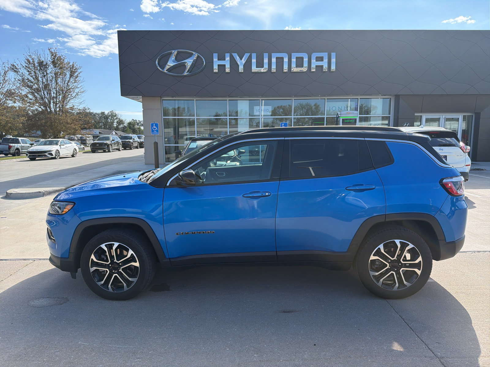Used 2024 Jeep Compass Limited AWD/4WD image 4