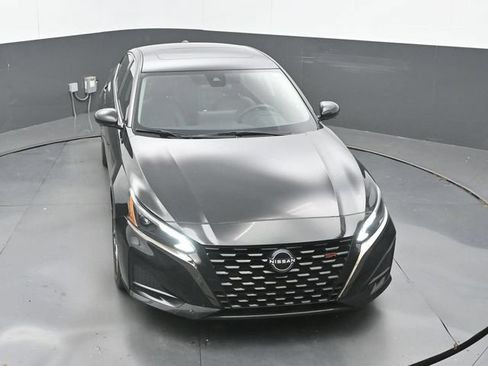 Used 2023 Nissan Altima 2.0 SR FWD image 14