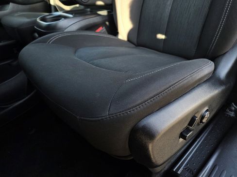 Used 2021 Chrysler Pacifica Touring w/ S Appearance Package image 23