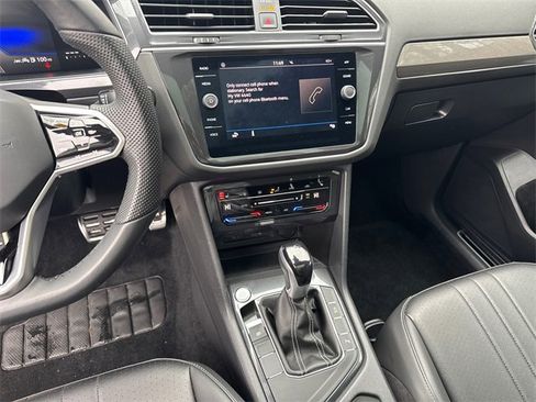 Certified 2024 Volkswagen Tiguan SE R-Line image 28