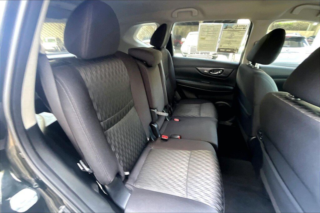 Used 2020 Nissan Rogue SV AWD/4WD image 15