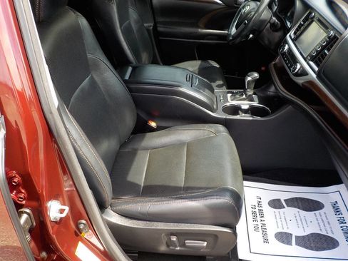 Used 2016 Toyota Highlander Limited Platinum image 30